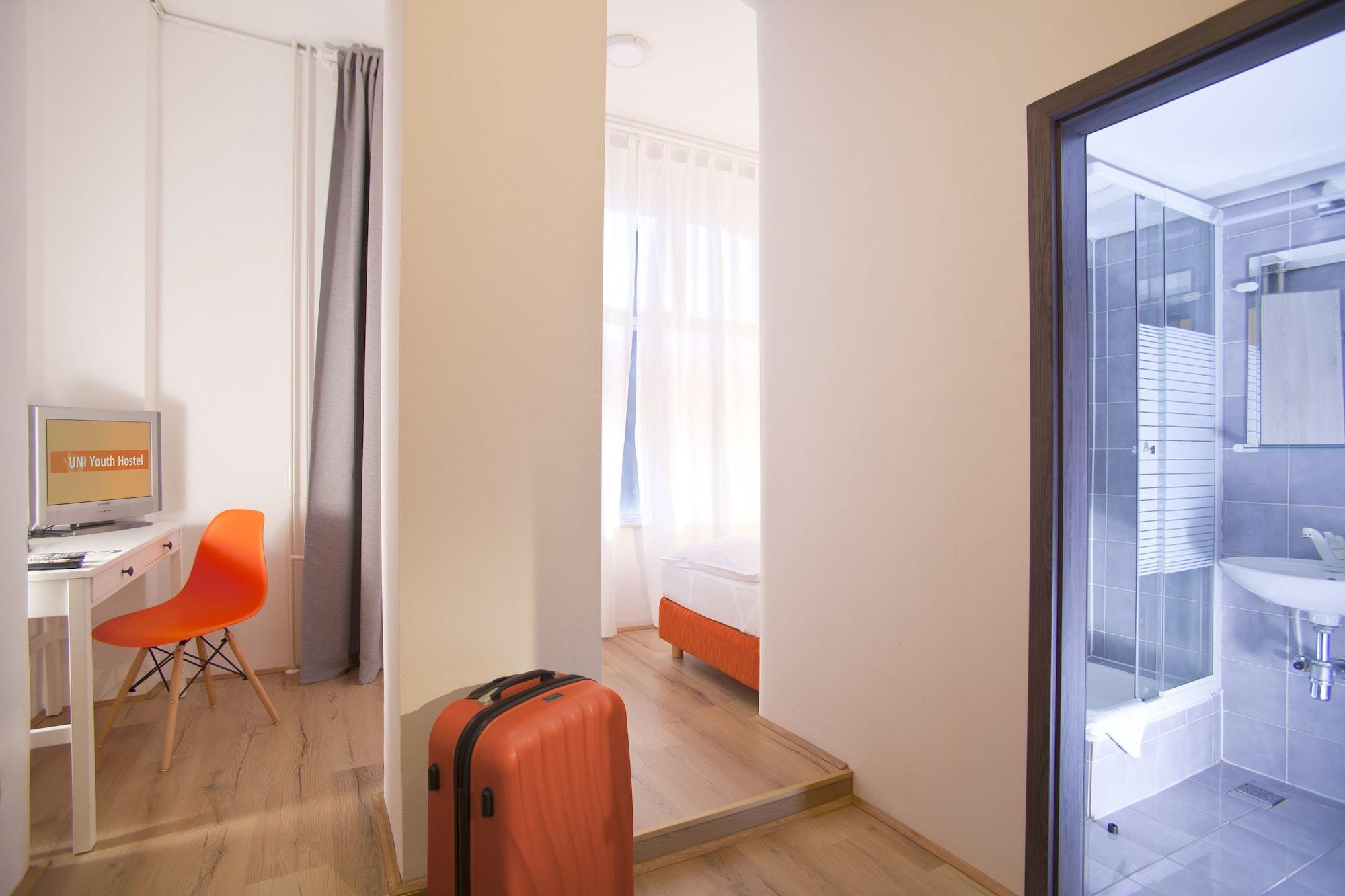 B&B Hotel Maribor Uni Hostel Bagian luar foto