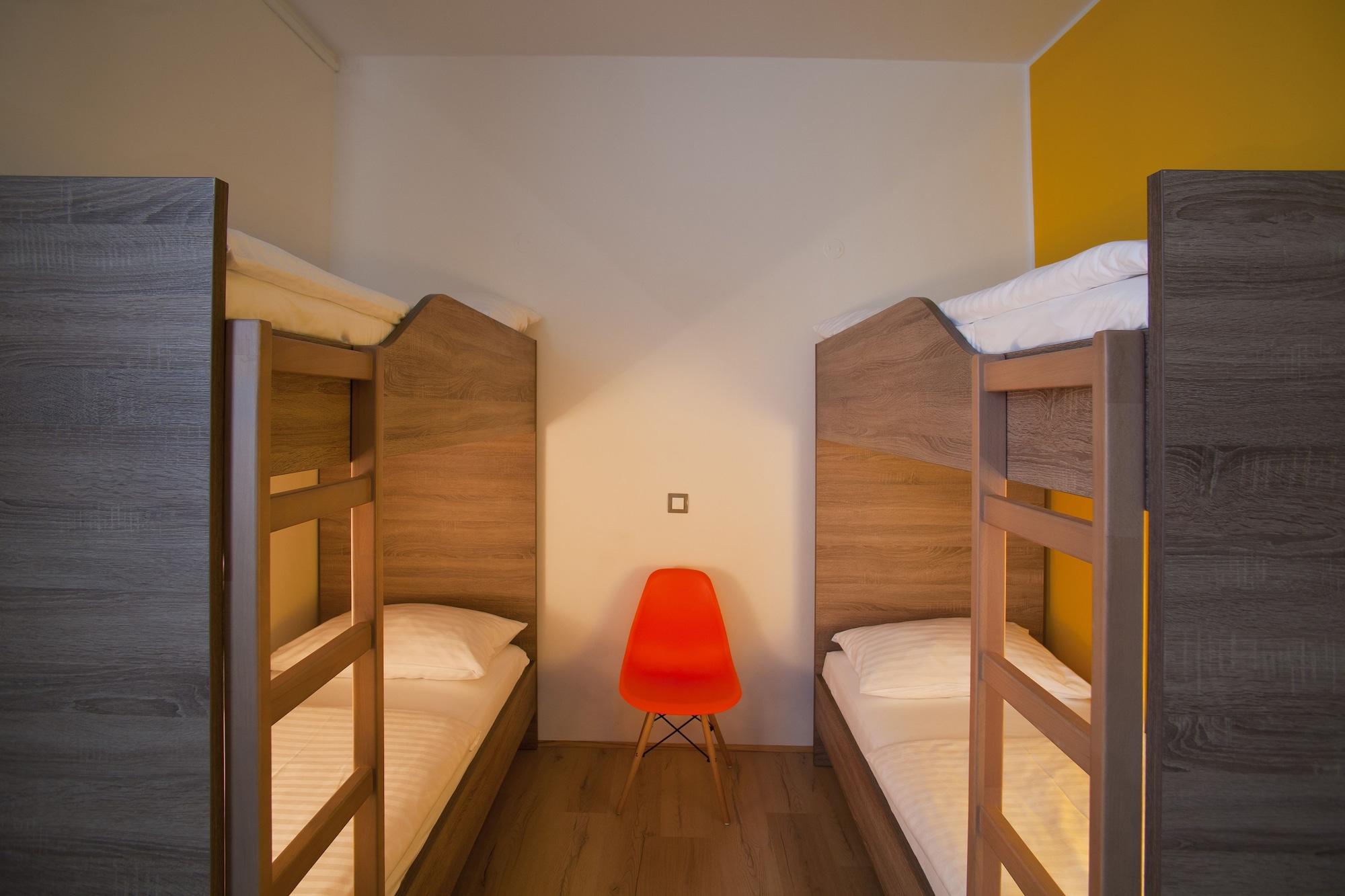 B&B Hotel Maribor Uni Hostel Bagian luar foto