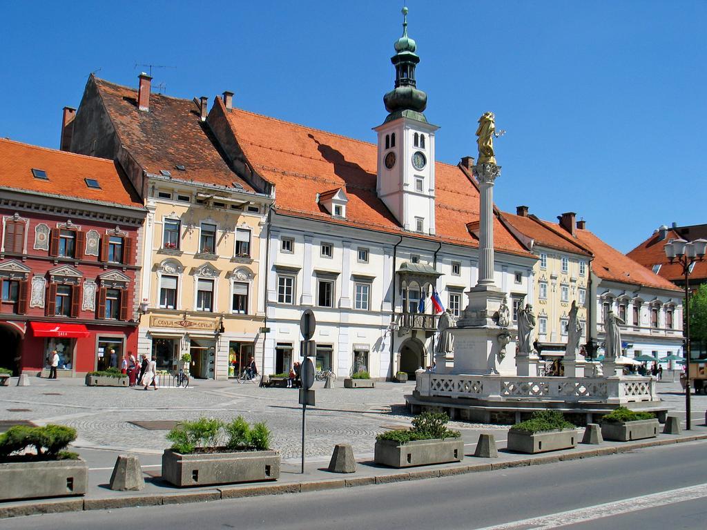 Uni Hostel Maribor Bagian luar foto