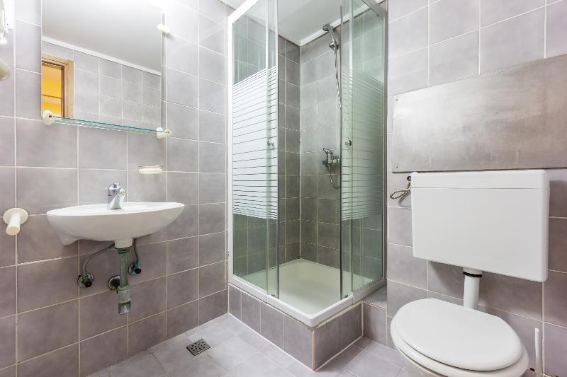 B&B Hotel Maribor Uni Hostel Bagian luar foto