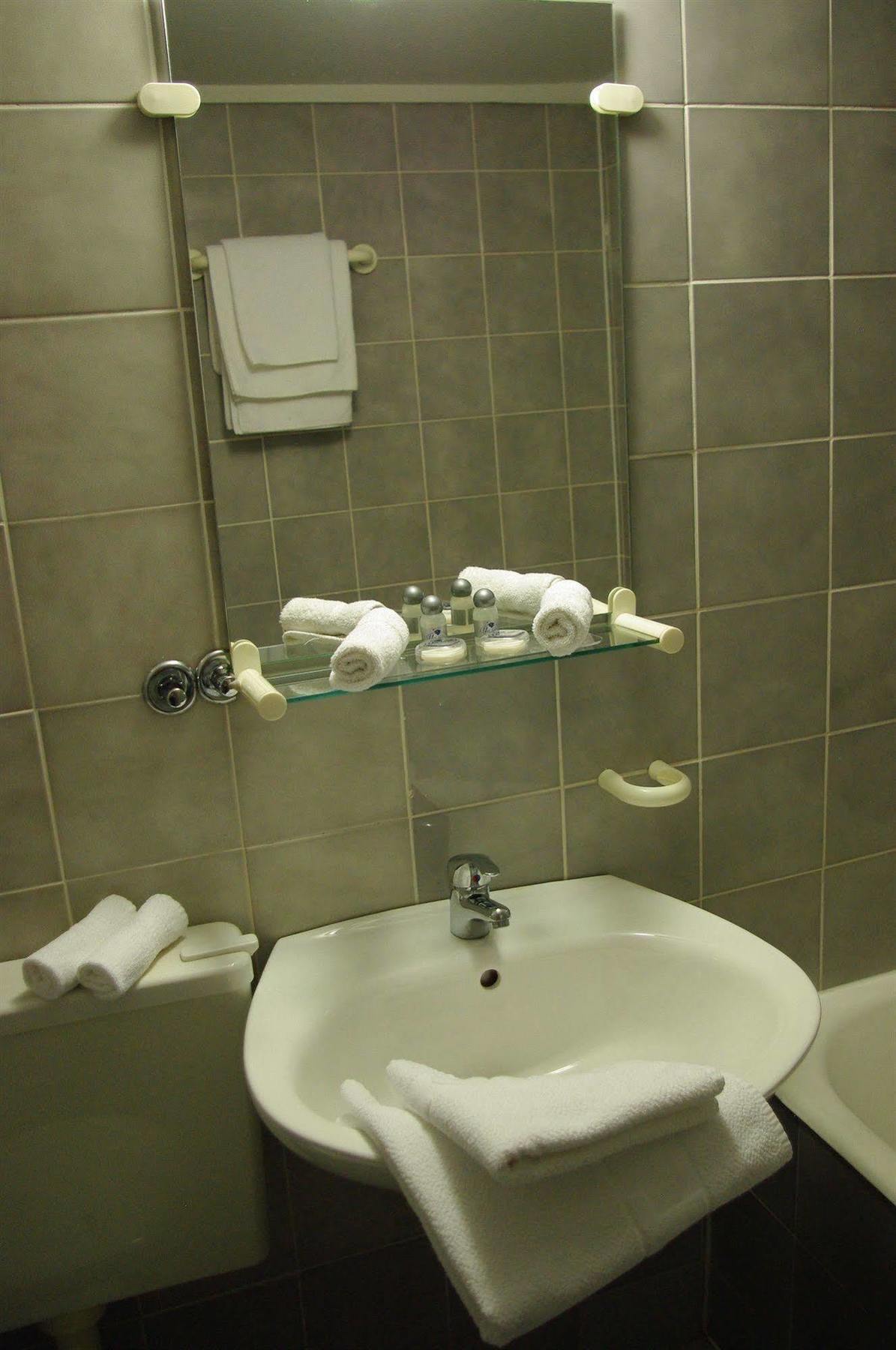 B&B Hotel Maribor Uni Hostel Bagian luar foto