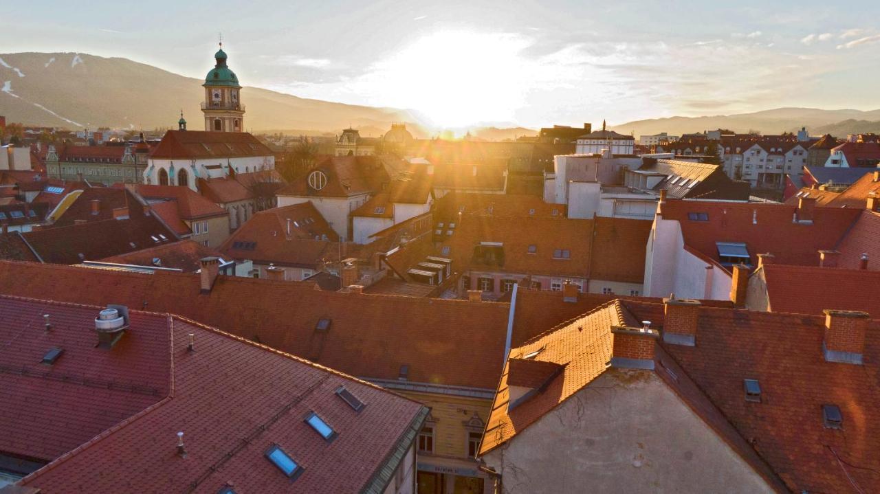 Uni Hostel Maribor Bagian luar foto