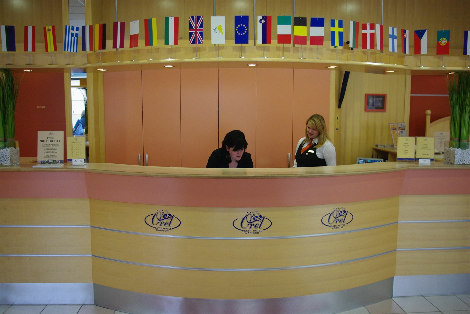 B&B Hotel Maribor Uni Hostel Bagian luar foto