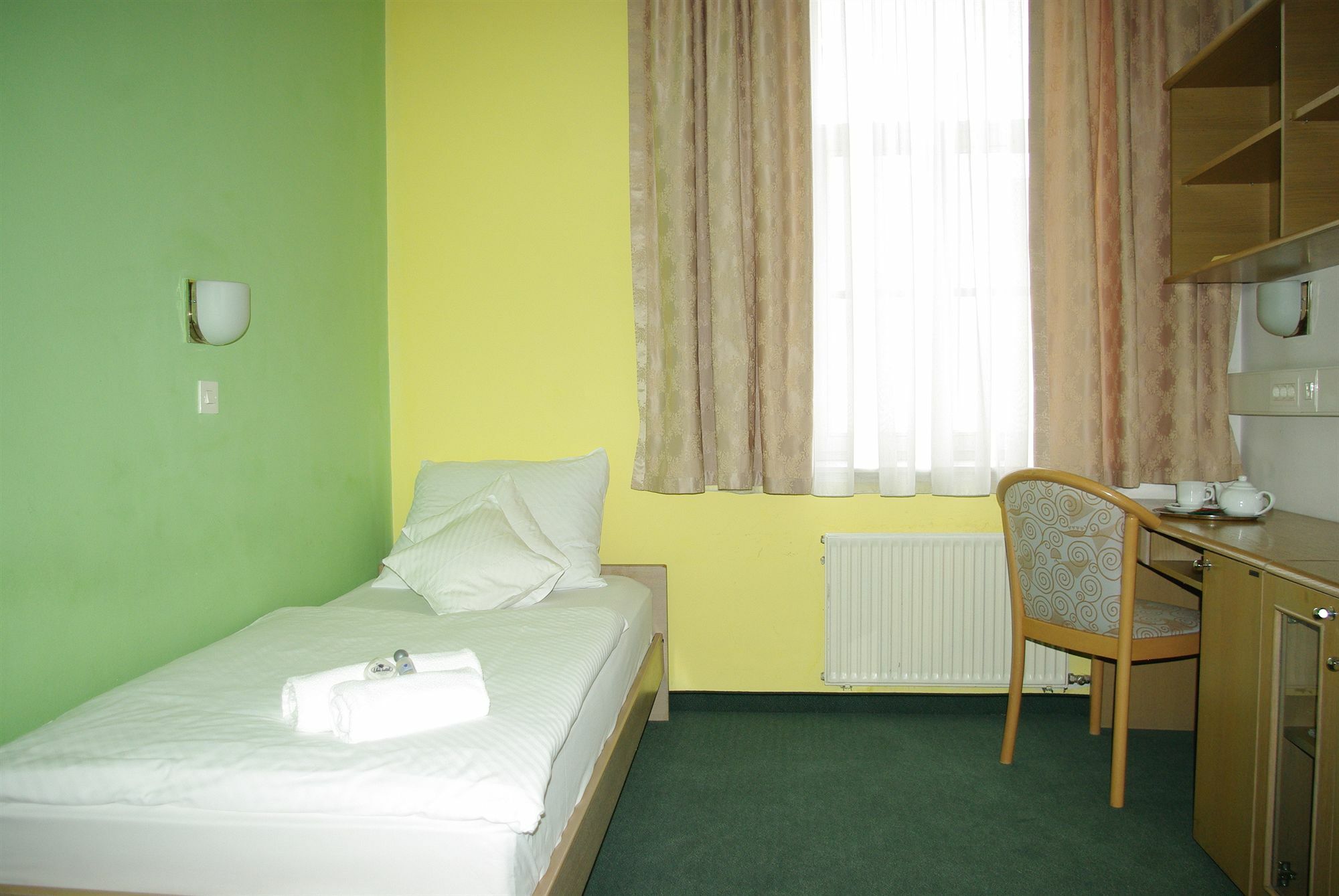 B&B Hotel Maribor Uni Hostel Bagian luar foto